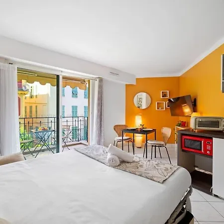 Victoria - Hyper Centre De - Au Pied De L'immeuble *